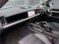 Used Porsche Cayenne 349 HP (256 kW) 2025 Silver SUV