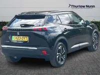 Begagnad Peugeot e-2008 Allure+ 100 kW (136 HK) 2023 Svart SUV