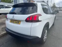 Used Peugeot 2008 Signature Sky 82 HP (60 kW) 2019 White SUV