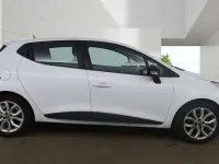 Used Renault Clio Play 90 HP (66 kW) 2018 White Hatchback