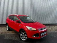 Käytetty Ford Kuga Titanium 180 HP (132 kW) 2016 Punainen Katumaasturi