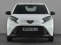 Used Toyota Aygo X PURE 72 HP (52 kW) 2024 White SUV