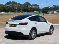 Used Tesla Model Y Long Range AWD 378 kW (514 HP) 2022 White SUV