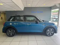 Begagnad Mini Cooper S Classic 2022 Blå Halvkombi