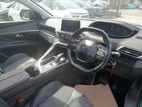 Usado Peugeot 5008 Allure 163 HP (119 kW) 2017 Verde Monovolume