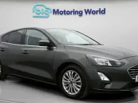 Begagnad Ford Focus Titanium 120 HK (88 kW) 2021 Grå Halvkombi