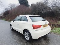 Used Audi A1 86 HP (63 kW) 2011 White Hatchback