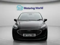 Begagnad Ford Fiesta Titanium 100 HK (73 kW) 2023 Svart Halvkombi