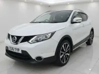 Used Nissan Qashqai Tekna 2016 White SUV