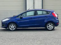 Używany Ford Fiesta Zetec 2015 Niebieski Hatchback