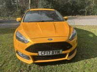 Używany Ford Focus ST 2017 Żółty Hatchback