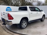 Used Toyota HiLux 150 HP (110 kW) 2020 White Pickup