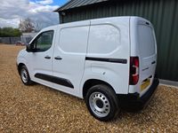 Gebraucht Peugeot Partner Premium 131 PS (96 kW) 2023 Weiß Van / Kleinbus