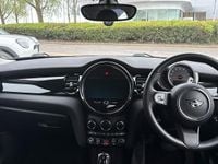 Usado Mini Cooper Classic 136 CV (100 kW) 2022 Gris Utilitario