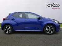 Used Toyota Yaris Design 113 HP (83 kW) 2024 Blue Hatchback