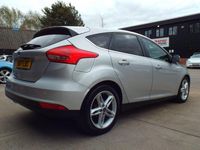 Used Ford Focus Zetec 120 HP (88 kW) 2017 Silver Hatchback
