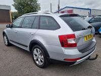 Used Skoda Octavia Scout 4x4 184 HP (135 kW) 2016 Silver Estate