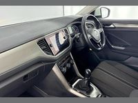 Used VW T-Roc SE 150 HP (110 kW) 2020 White SUV