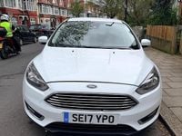 Begagnad Ford Focus Titanium 2017 Vit Halvkombi