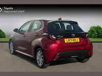 Used Toyota Yaris Hybrid 113 HP (83 kW) 2021 Red Hatchback
