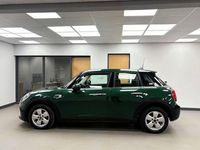 Begagnad Mini Cooper Hatch 136 HK (100 kW) 2018 Grön Halvkombi