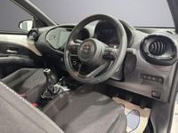 Used Toyota Aygo X 72 HP (52 kW) 2024 White SUV