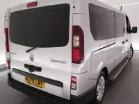 Begagnad Renault Trafic 2020 Silver Minibuss