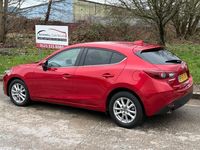 Used Mazda 3 2015 Red Hatchback