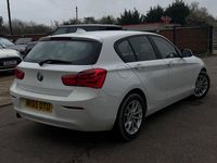 Used BMW 118 Comfort Edition 136 HP (100 kW) 2015 White Hatchback