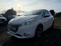 Used Peugeot 208 Allure 80 HP (58 kW) 2015 White Hatchback