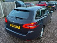 Begagnad Peugeot 308 Active 2018 Grå Kombi