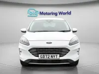 Begagnad Ford Kuga Titanium 150 HK (110 kW) 2023 Vit SUV
