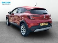 Second-hand Renault Captur Iconic 140 CP (102 kW) 2022 Roșu SUV