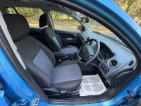 Used Ford Fusion Zetec 80 HP (58 kW) 2011 Blue Hatchback