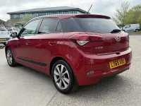 Używany Hyundai i20 Premium 100 KM (73 kW) 2015 Czerwony Hatchback