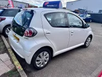 Used Toyota Aygo 68 HP (50 kW) 2012 White Hatchback
