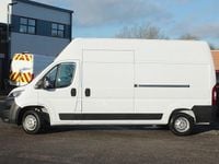 Usado Citroën Relay 140 HP (102 kW) 2023 Branco Van