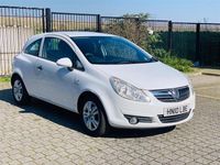 Used Vauxhall Corsa 64 HP (47 kW) 2010 White Hatchback