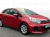 Used Kia Rio 86 HP (63 kW) 2016 Red Hatchback