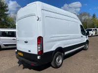 Usado Ford Transit 130 HP (95 kW) 2022 Branco Van