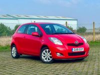 Used Toyota Yaris 68 HP (50 kW) 2011 Red Hatchback