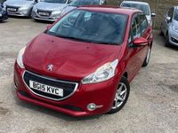 Used Peugeot 208 Active 68 HP (50 kW) 2015 Red Hatchback