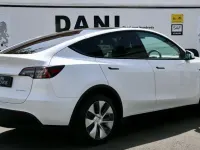 Used Tesla Model Y Long Range AWD 378 kW (514 HP) 2022 White SUV