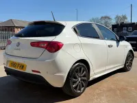 Used Alfa Romeo Giulietta Veloce 2011 White Hatchback