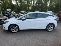 Used Vauxhall Astra SRi 100 HP (73 kW) 2018 White Hatchback