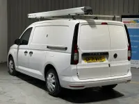 Begagnad VW Caddy S 2021 Vit Minibuss