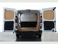 Usado Renault Trafic 150 HP (110 kW) 2024 Cinzento Monovolume