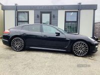 Used Porsche Panamera 250 HP (183 kW) 2012 Black Hatchback