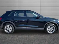Usado Audi Q3 Comfort 150 HP (110 kW) 2023 Preto SUV