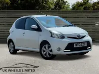 Begagnad Toyota Aygo 68 HK (50 kW) 2013 Vit Halvkombi